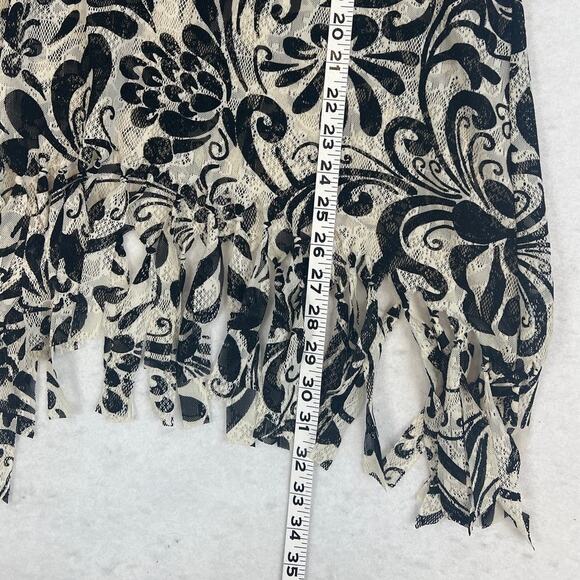 Chico's Travelers Lace Fringe Pullover Blouse Black/Ecru Baroque Size 2 Travel - Picture 5 of 7